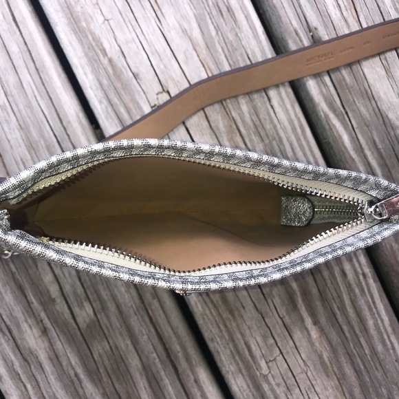 EUC Silver Michael Kors fanny waist pack - Picture 4 of 4